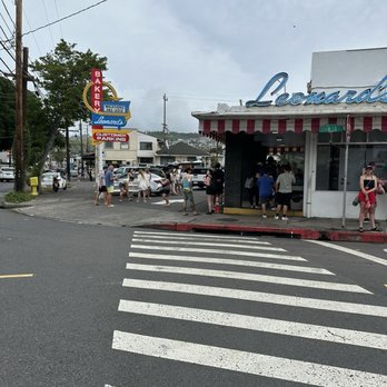 Leonard's Bakery - Bakeries Near Me - Honolulu, Hawaii