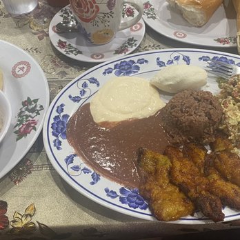 Restaurante Bahia De Jiquilisco - Salvadoran Near Me - Concord, California