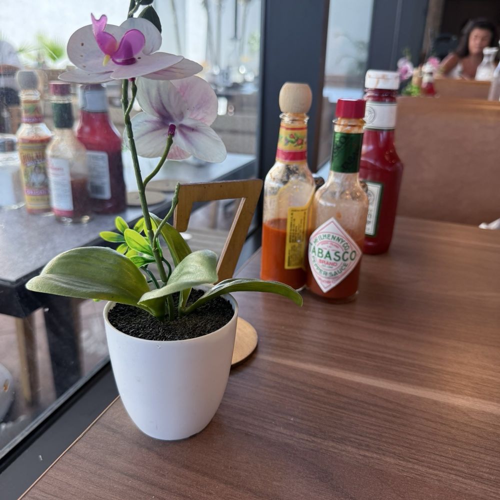Scramblers Cafe - Decor - Breakfast & Brunch Near Me - Ontario, California Scramblers Cafe - Decor - Breakfast & Brunch Near Me - Ontario, California
