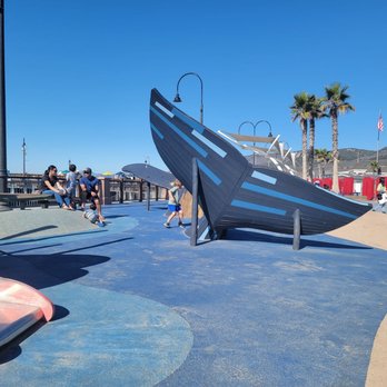 Splash Cafe - Playground close by if you want to get take out and watch the kids play - American Near Me - Pismo Beach, California