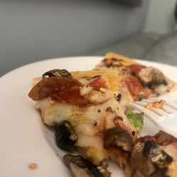 Nanea Restaurant - Pepperoni pizza