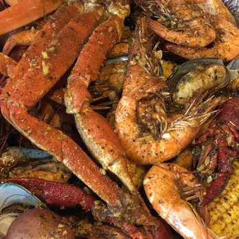 Waves Crab House - Ordered our own mixed or combo since we want shrimps with head-on. Yes! Head-on!! - Seafood Near Me - Wimauma, Florida