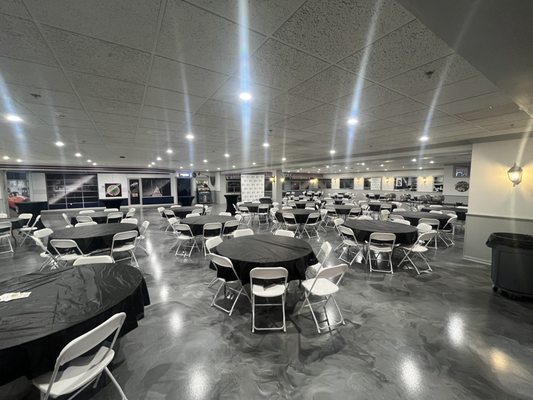 Aces Garage Bar & Grill by null