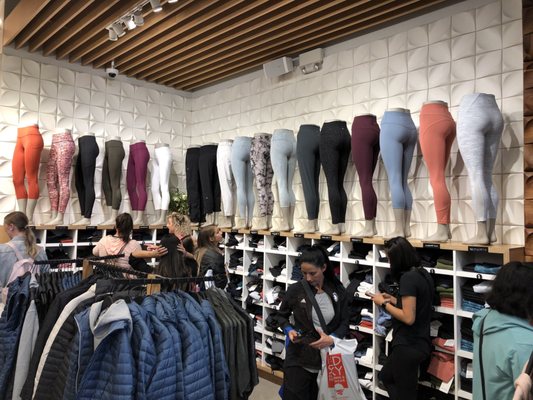 lululemon vancouver robson