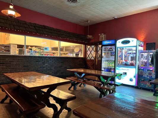 Me-n-Ed's Pizza Parlor by null