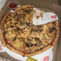 I ordered an Alfredo base pizza with pepperoni, sausage, and mushrooms... This is not even CLOSE to what I ordered. I ordered an Alfredo base pizza with pepperoni, sausage, and mushrooms... This is not even CLOSE to what I ordered.