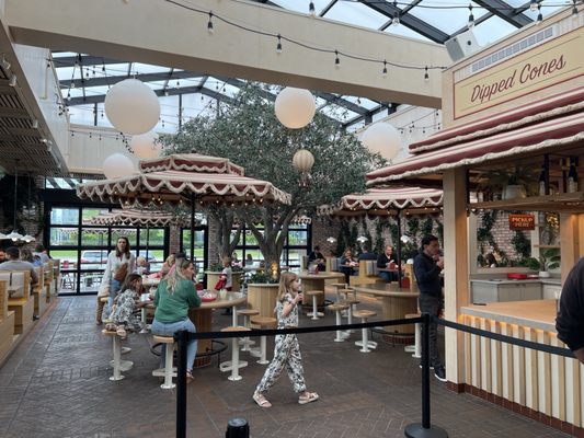 Small Cheval- Rosemont by null