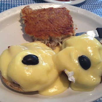 Moke's Bread & Breakfast - Eggs Benedict 98% cream and 2% taste - Breakfast & Brunch Near Me - Kailua, Hawaii