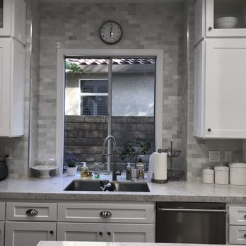 Universal Construction & Tile - Full wall subway tile backsplash - Tiling Near Me - La Puente, California Universal Construction & Tile - Full wall subway tile backsplash - Tiling Near Me - La Puente, California