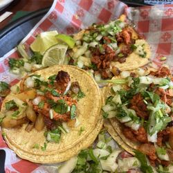 Los Mezcales - Taco Al pastor