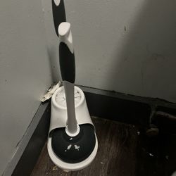 Ramunto's - Bathroom is disgusting.