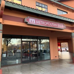 Exterior outside entrance of Metropolitan Bank - San Jose, California Exterior outside entrance of Metropolitan Bank - San Jose, California