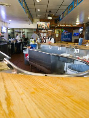 Capt. Benny's by null