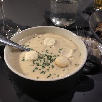 Oak - Clam chowder - New American Near Me - Laguna Beach, California