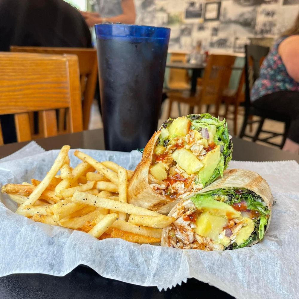 Ari & Mia's Small Town Cafe Logo