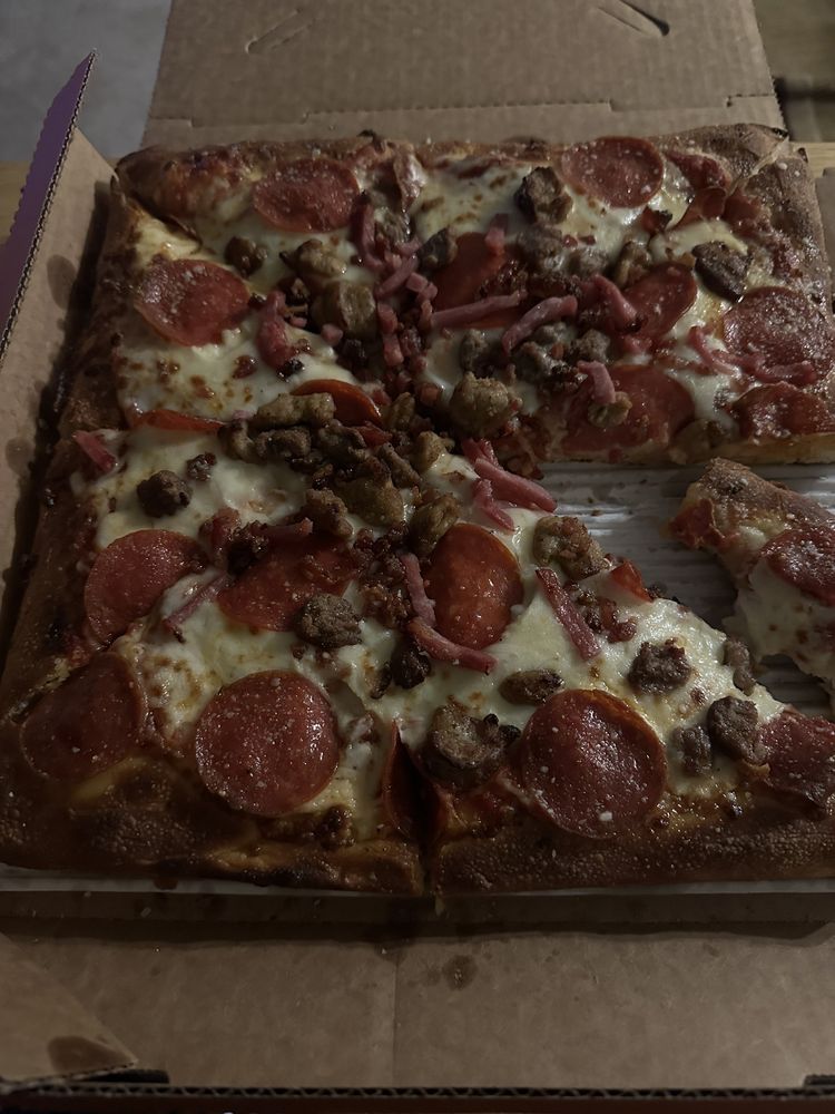 COTTAGE INN PIZZA Updated August 2024 90 Photos & 48 Reviews