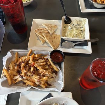 Pour Taproom - Girl dinner - Beer Bar Near Me - Jacksonville, Florida