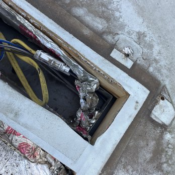 Red Rover RV - Error leak through foil at air conditioner components - Auto Repair Near Me Red Rover RV - Error leak through foil at air conditioner components - Auto Repair Near Me