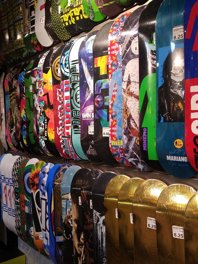 ZUMIEZ Updated June 2024 Yorktown Shopping Ctr, Lombard, Illinois