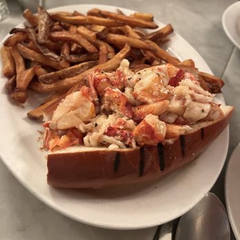 Neptune Oyster - Seafood Near Me - Boston, Massachusetts