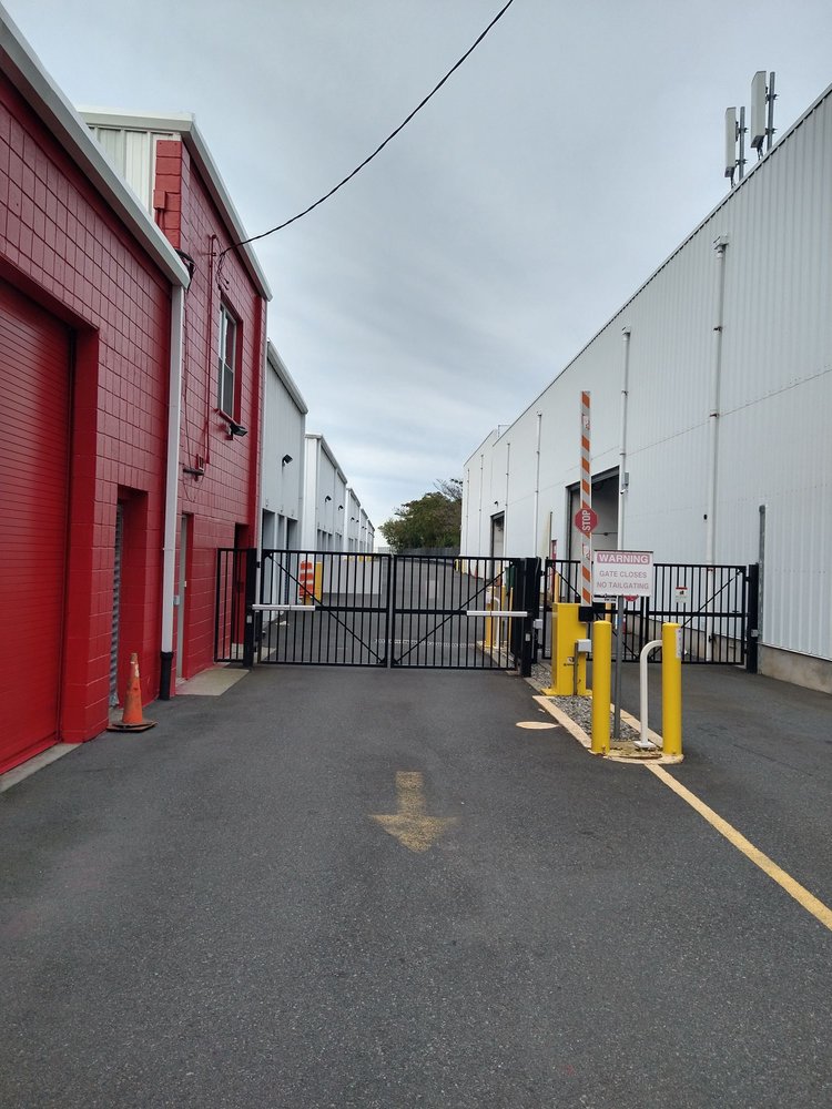 STOP & STOR Updated August 2024 13 Reviews 1700 Shore Pkwy, Brooklyn, New York Self