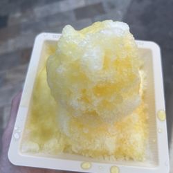 Island Vintage Shave Ice - Pineapple and lilikoi shave ice