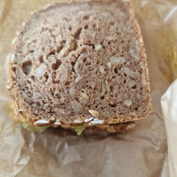 Wolf Bäckerei - Pausenbrot Karotte-Hähnchen - Bakeries Near Me - Augsburg, BY