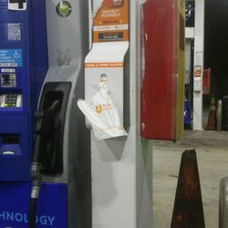 Berman's Mobil Service Station - Thanks mobile for having free gloves for the pump handle. Now that's modern hygiene. Thxs!