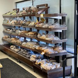 Holland Produce & Deli - Fresh bread section. some loaves were still warm