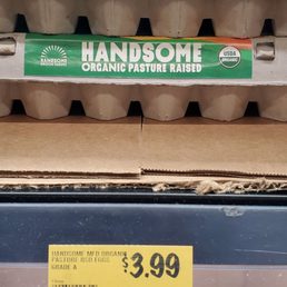 Items show you their price and then below elsewhere prices. For the most part accurate. Items show you their price and then below elsewhere prices. For the most part accurate.