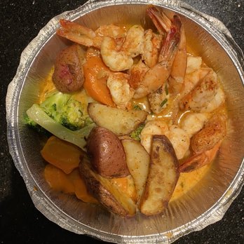La Fiamma - Shrimp Scampi (ask for pasta if you want noodles instead of potatoes & veggies) - Italian Near Me - Harrison, New Jersey La Fiamma - Shrimp Scampi (ask for pasta if you want noodles instead of potatoes & veggies) - Italian Near Me - Harrison, New Jersey