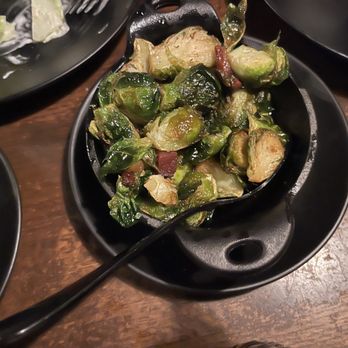 West Shore Inn Steakhouse - Brussel sproits - Steakhouses Near Me - Staten Island, New York