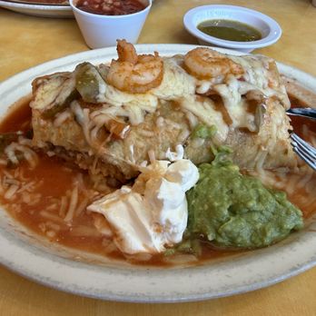 Chiquita Bonita - Shrimp Burrito. Simply awesome. A huge burrito, really tasty. This is the second week we went there, our favorite Mexican place in Pasadena. - Mexican Near Me - Pasadena, California