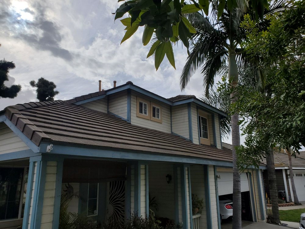 Slide of GCi Roofing