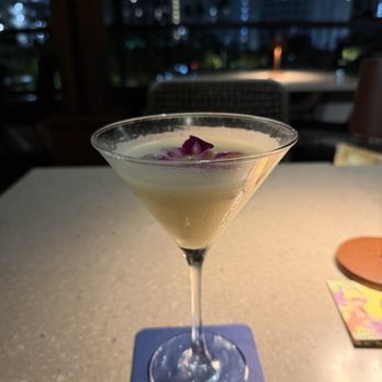 Tommy Bahama Restaurant & Bar - Miss Sunshine - New American Near Me - Honolulu, Hawaii