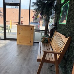 Organik Bar - Waiting area