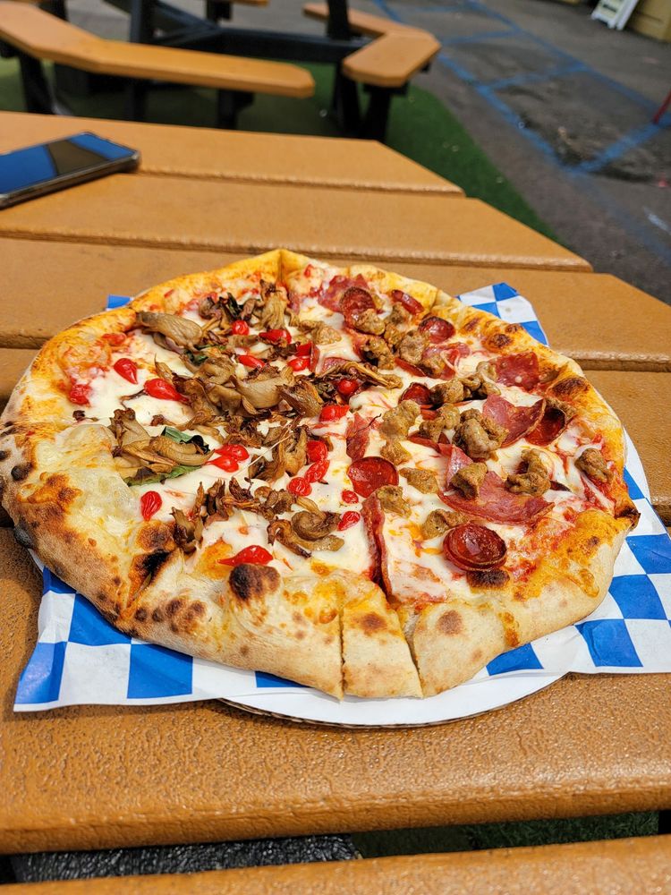 Emberlicious Pizza Logo