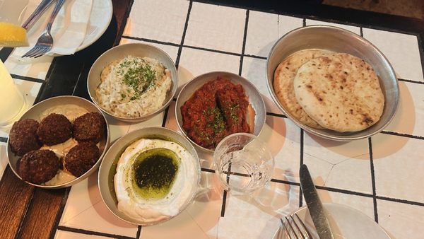 12 Chairs Café by null