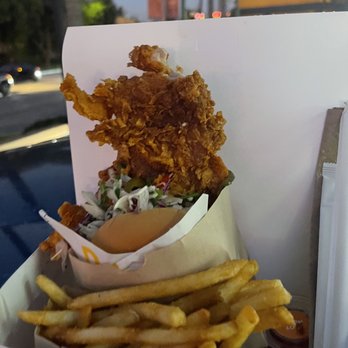 Daybird - Chicken Sandwich - Chicken Shop Near Me - Los Angeles, California Daybird - Chicken Sandwich - Chicken Shop Near Me - Los Angeles, California