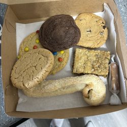 The Bake Shoppe - Cookies, Bars, and Dutch Letter