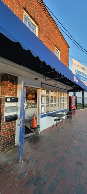 Pip's Dock Street Dogs Llc by null