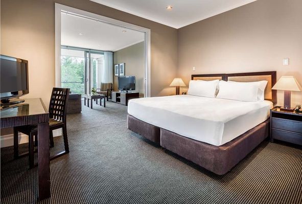 Hilton Lake Taupo by null