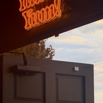 Barro's Pizza - November 12, 2025 | Wednesday | Inside | - Pizza Near Me - Whittier, California