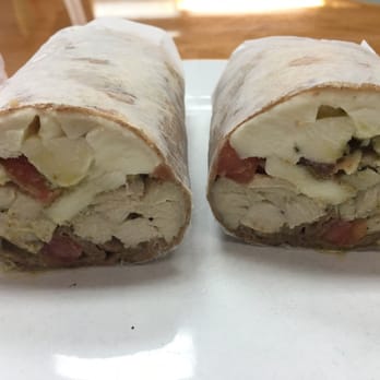 Plate - Pesto chicken breast, tomatoes, mozzarella - Sandwiches Near Me - Miami, Florida Plate - Pesto chicken breast, tomatoes, mozzarella - Sandwiches Near Me - Miami, Florida