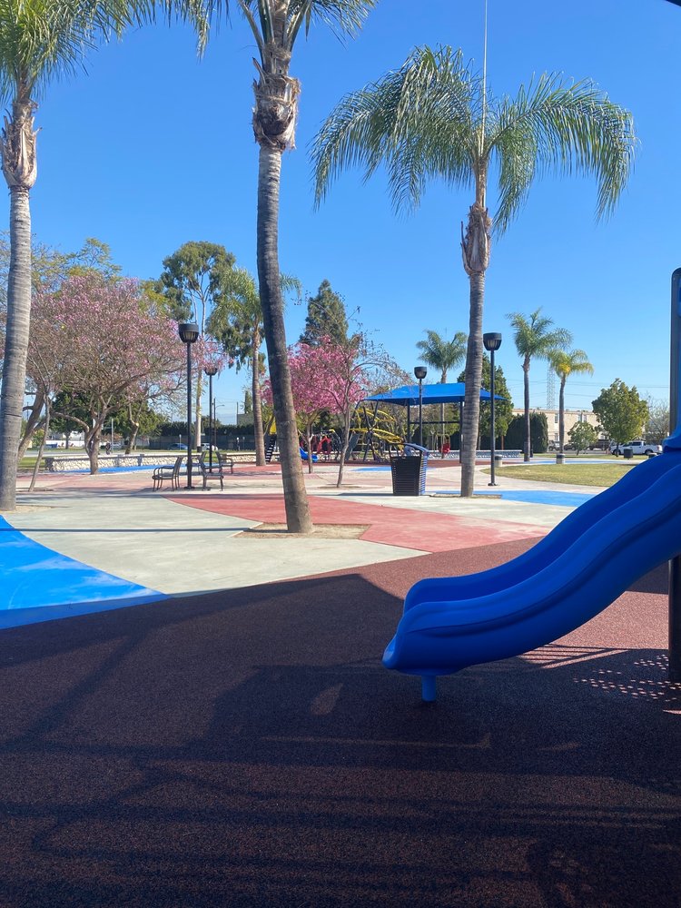 RIO HONDO PARK Updated October 2024 13 Photos 4632 Orange St