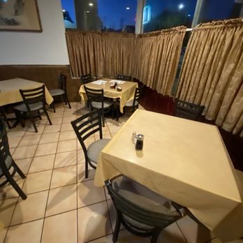 Hu's Szechwan Restaurant - tables and chairs - Szechuan Near Me - Los Angeles, California Hu's Szechwan Restaurant - tables and chairs - Szechuan Near Me - Los Angeles, California