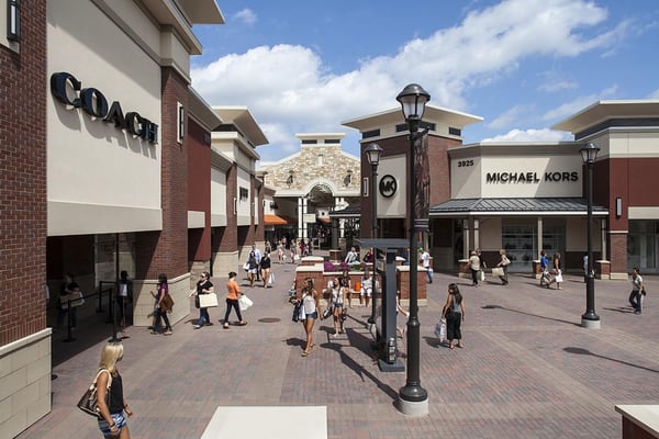 Twin Cities Premium Outlets by null