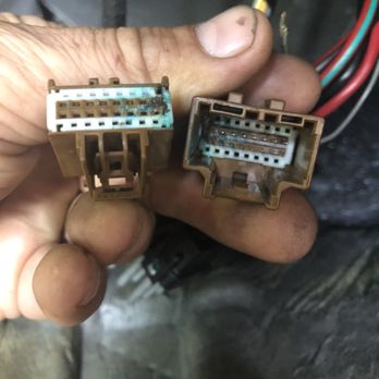 Cartech Automotive - Water from A/C dripping into an electrical connector causing issues - Auto Repair Near Me - Monroe, Georgia Cartech Automotive - Water from A/C dripping into an electrical connector causing issues - Auto Repair Near Me - Monroe, Georgia
