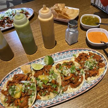 Los Gyros - Al pastor tacos - Mexican Near Me - Toronto, Ontario