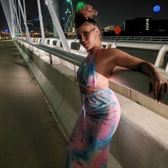 De'Closique - Our lovely modely in a colorful print dress - Accessories Near Me - DeSoto, Texas
